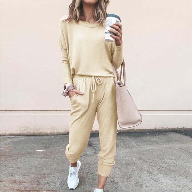 Amelia | Women's Crew Neck Loungewear Set | Drawstring Waist · Trendzeo