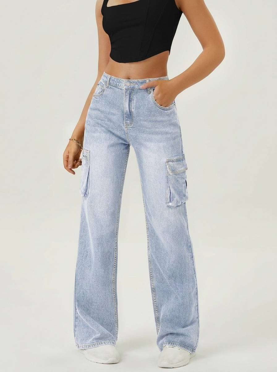 Isla | Women's Wide-Leg Cargo Jeans | Side Pockets · Trendzeo